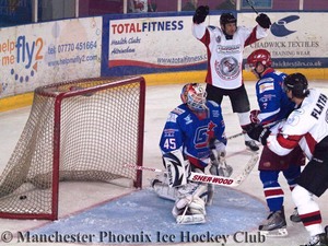 Goal number one for the Manchester Phoenix!