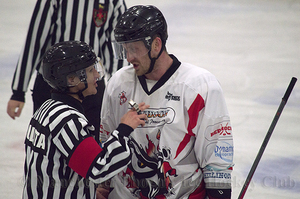 Robin Kovar chats with the ref